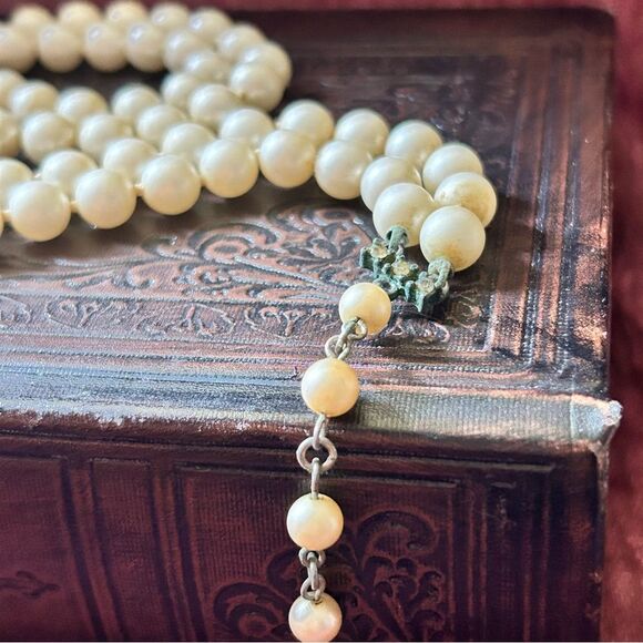 Vintage Double Strand Hand Tied Faux Pearl Necklace with Rhinestone Clasp - Picture 6 of 6